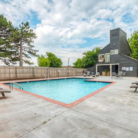 Cozy Updated Cove Of Heaven, 5Mins To Lake Hefner! Oklahoma City Eksteriør billede