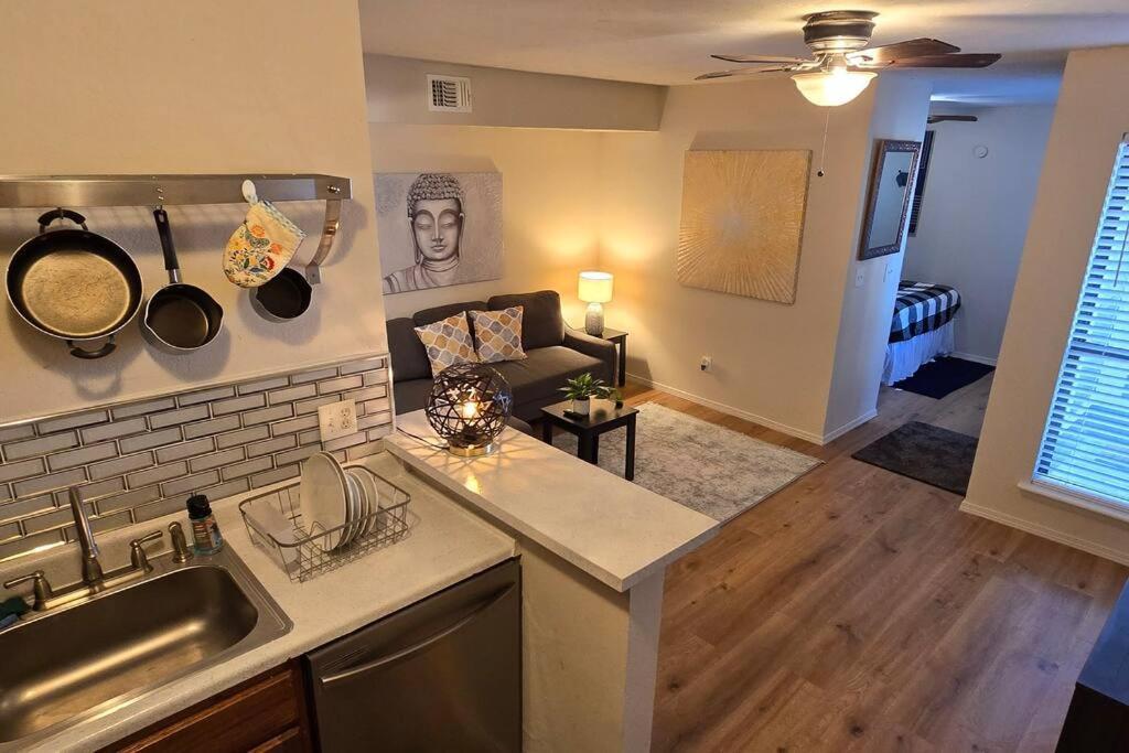 Cozy Updated Cove Of Heaven, 5Mins To Lake Hefner! Oklahoma City Eksteriør billede