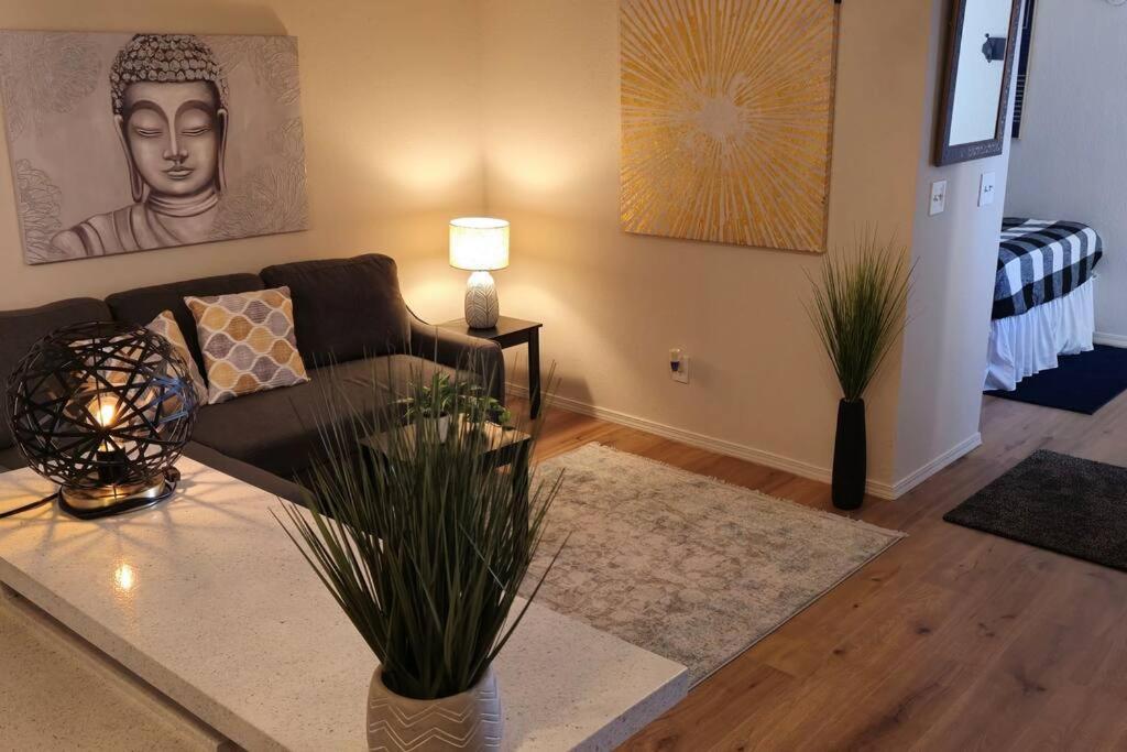Cozy Updated Cove Of Heaven, 5Mins To Lake Hefner! Oklahoma City Eksteriør billede